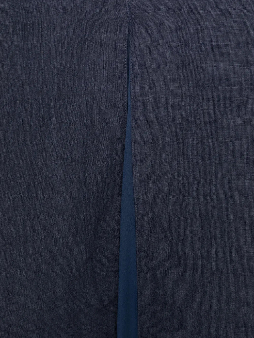 120% Lino Chic Long Linen Dress with Shoulder Straps and V-Neck - Image 3