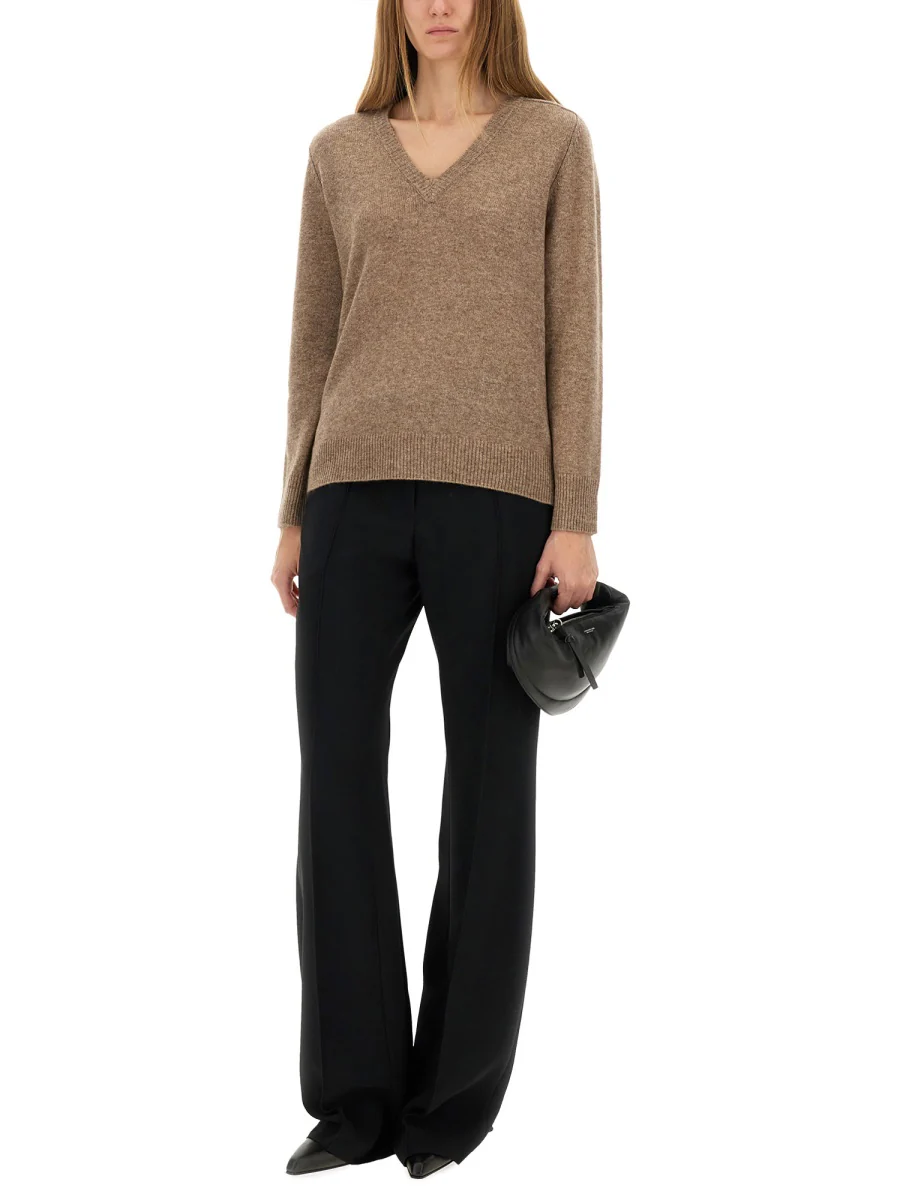 ASPESI Regular Fit Wool-Yak-Cashmere Blend V-Neck Sweater - Image 2