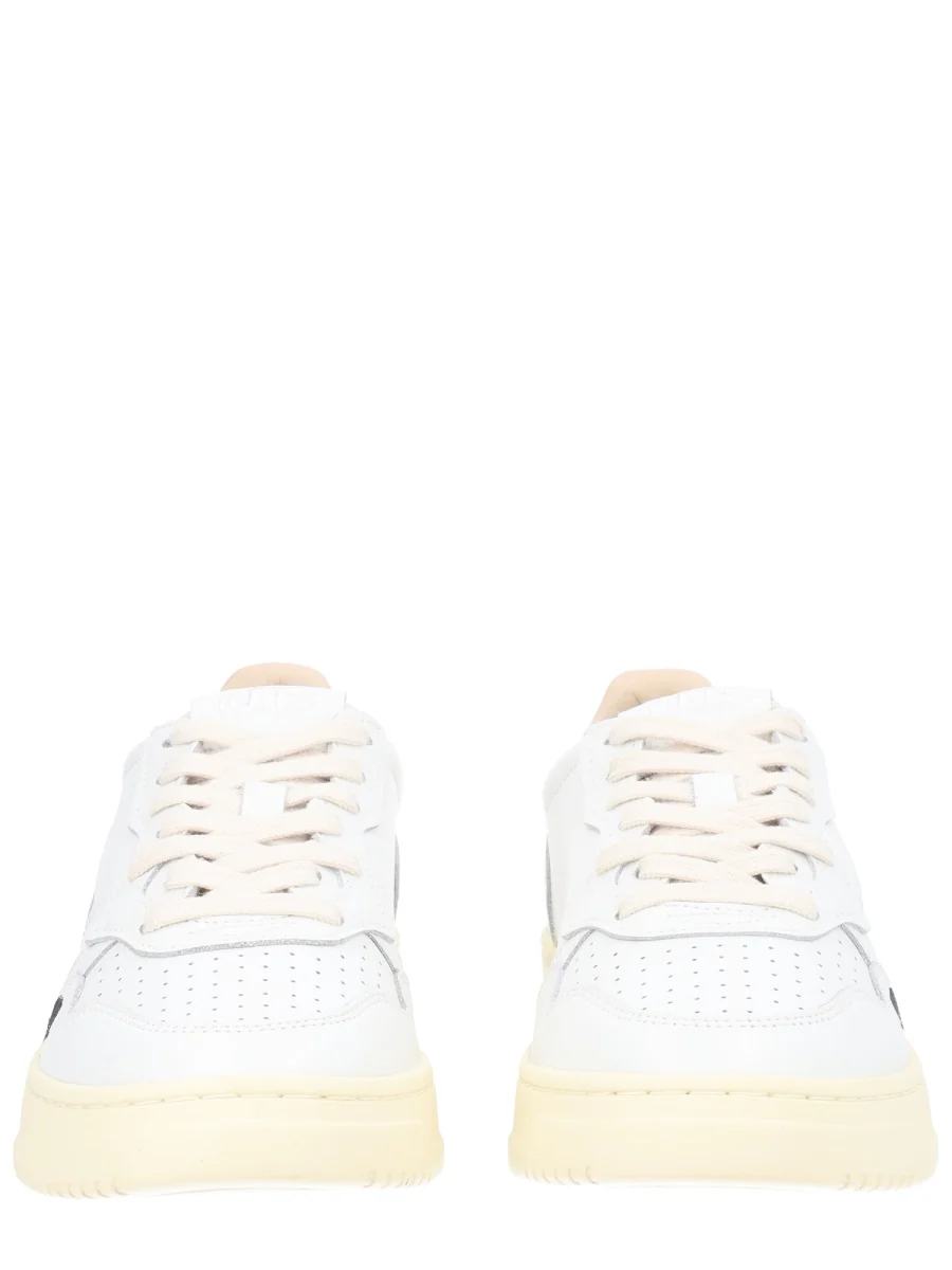 AUTRY Medaglia Low-top Leather Sneakers - Image 3