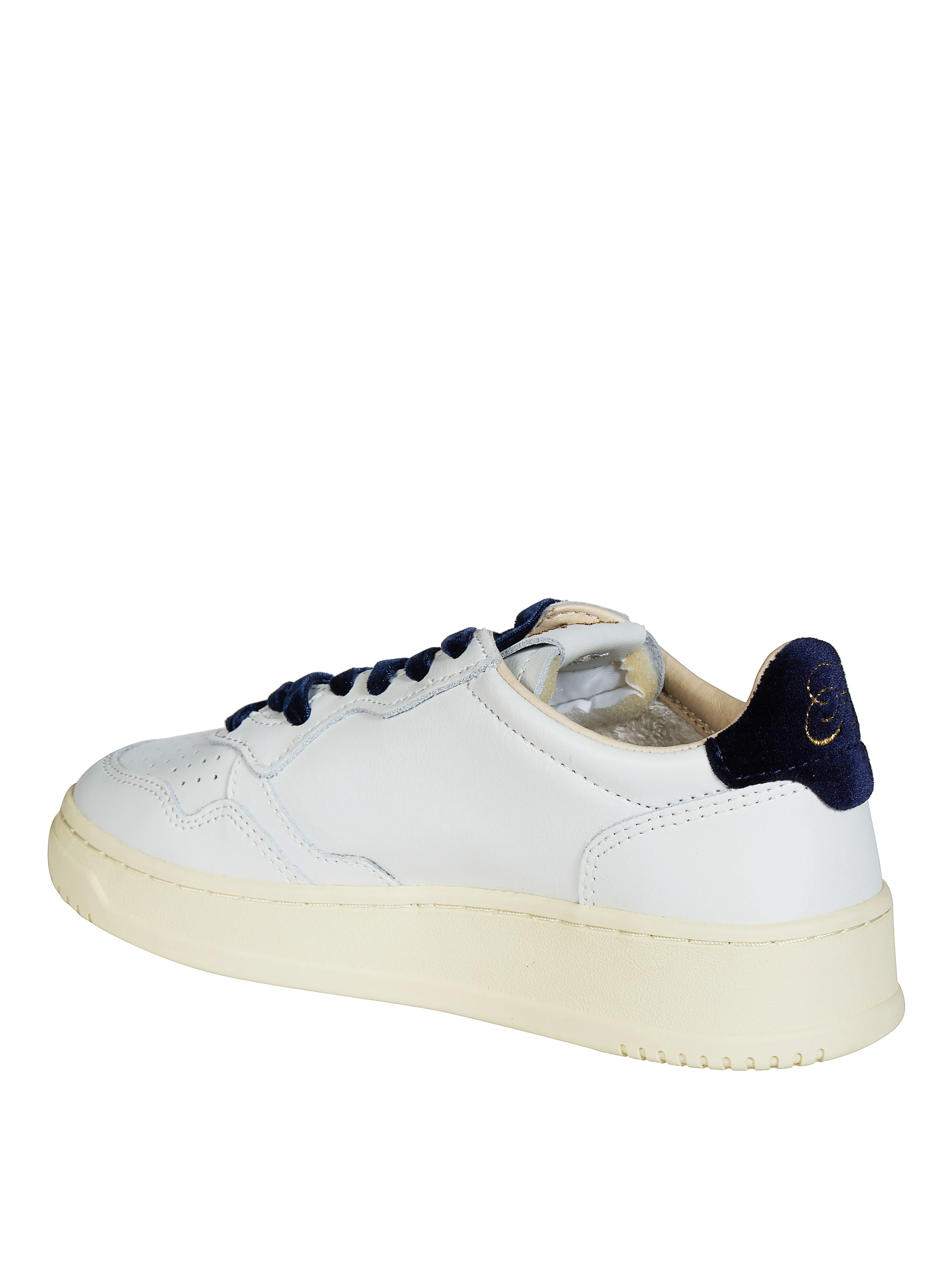 Autry Medalist Low Sneakers for Women - Image 3