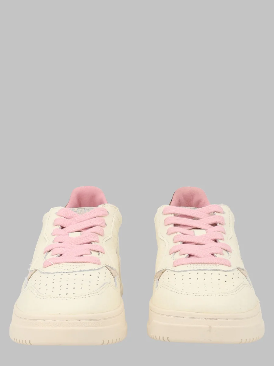 Autry Women's Medalist Low Sneakers
