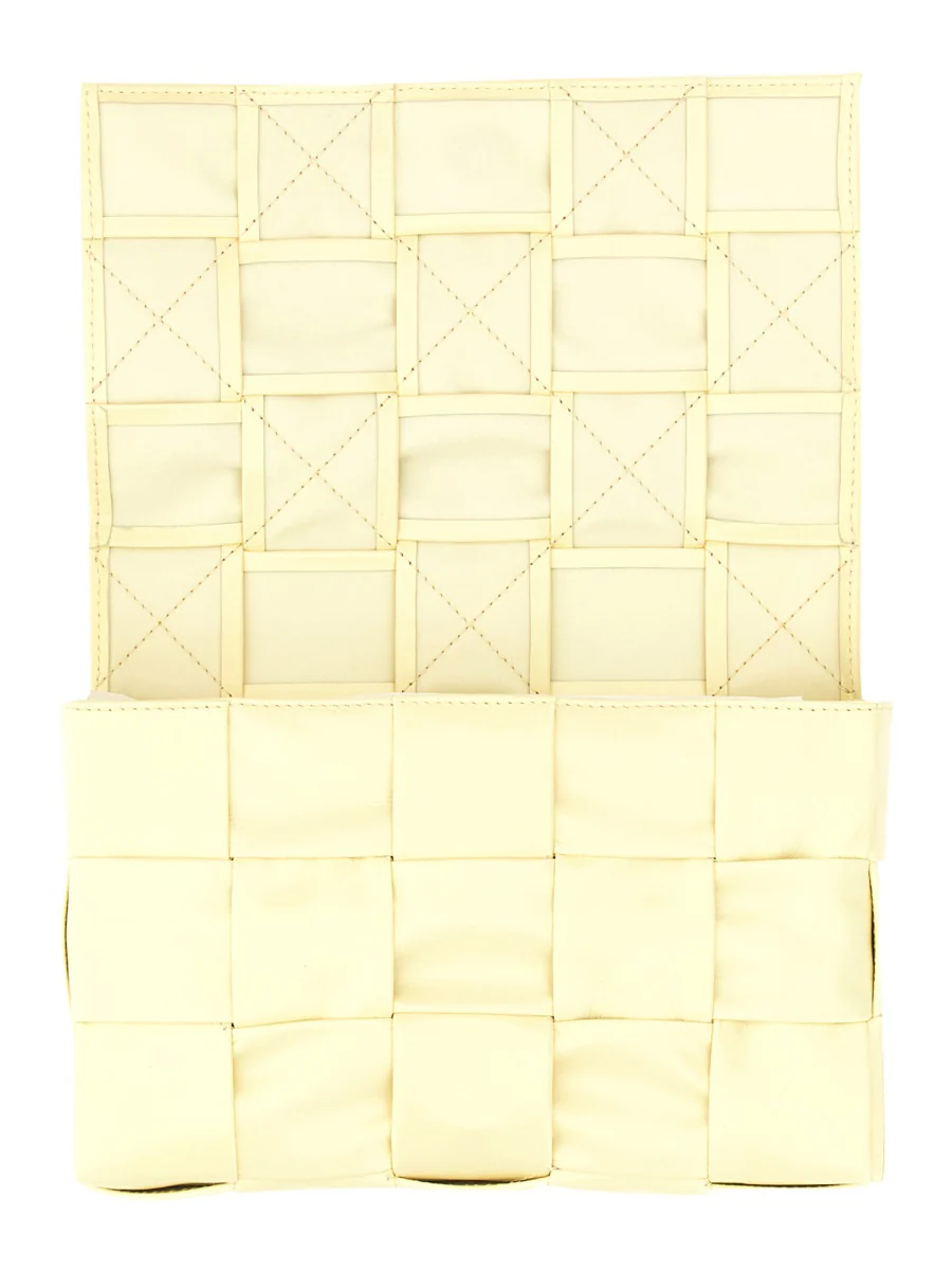 BOTTEGA VENETA Cassette Medium Crossbody Bag in Leather with Intrecciato Motif - Image 4