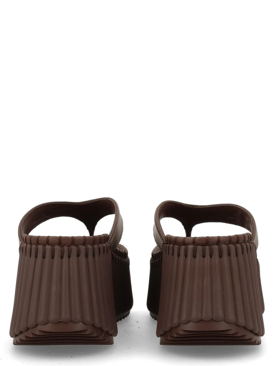 Chloé Chic Leather Flats for Women - Image 2
