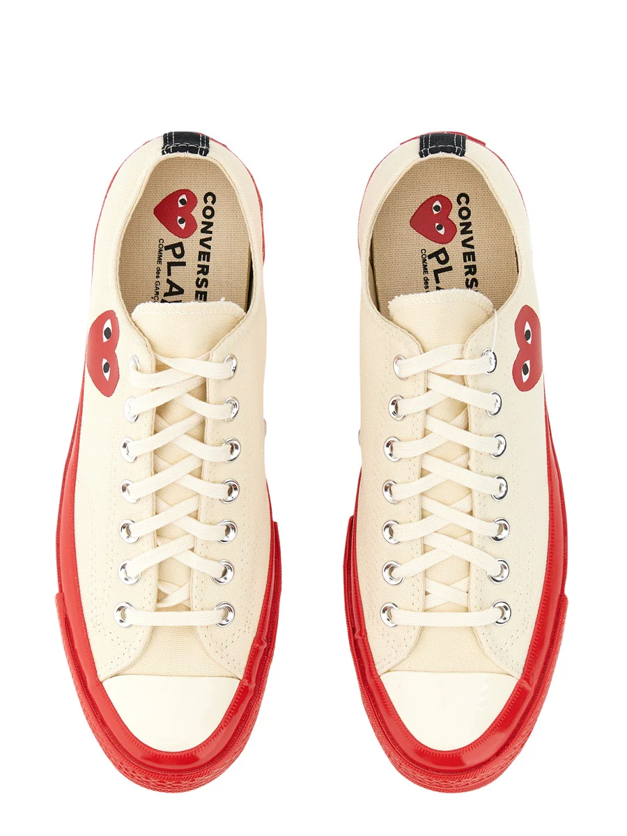 Comme Des Garcons Play Converse Heart Print Flat Sneakers with Rubber Sole - Image 2