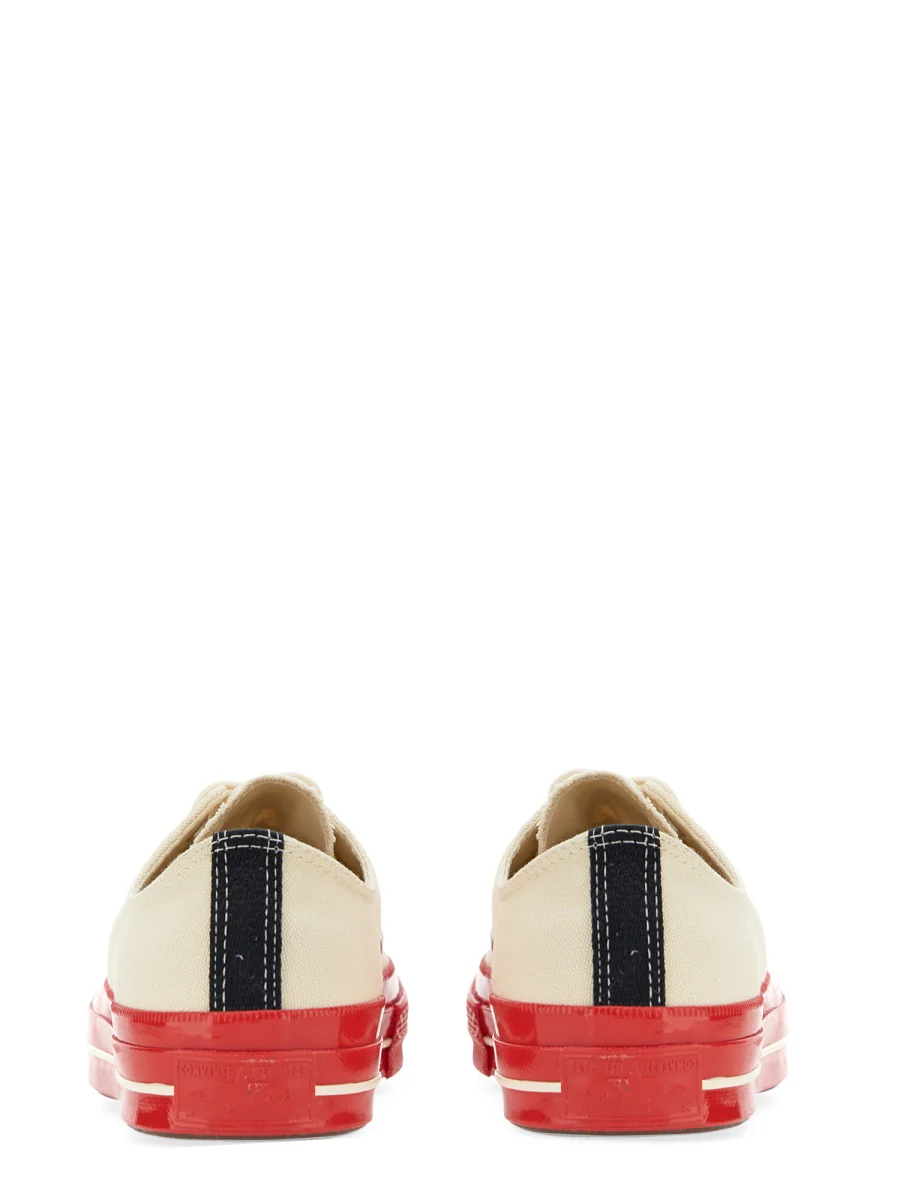Comme Des Garcons Play Converse Heart Print Flat Sneakers with Rubber Sole - Image 3