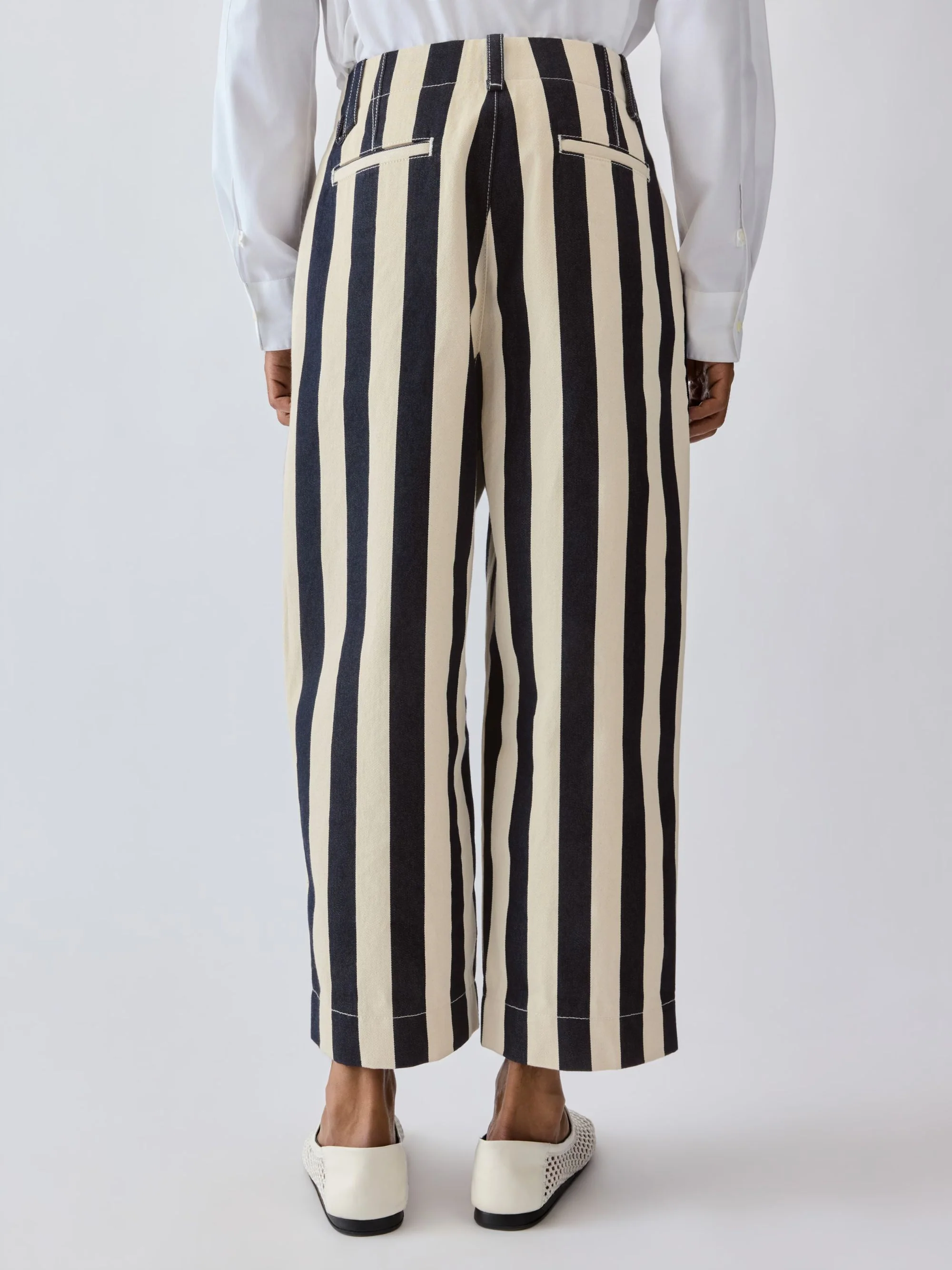 Jacquemus Fitted Mid-Rise Striped Jeans with Contrast Stitching - Image 3