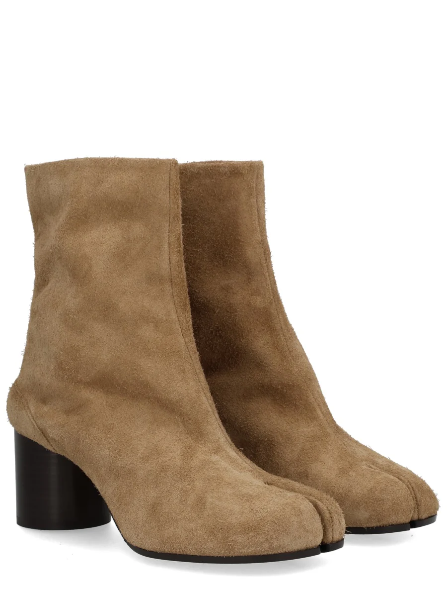 Maison Margiela Elegant Leather Knee-High Boots for Women - Image 4