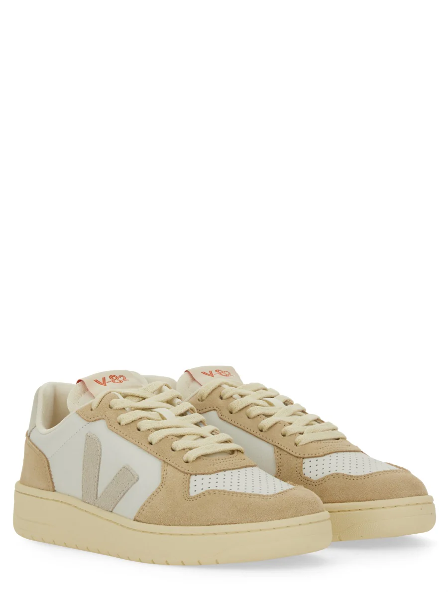 Veja Fashionable Leather Sneakers for Women - Image 2