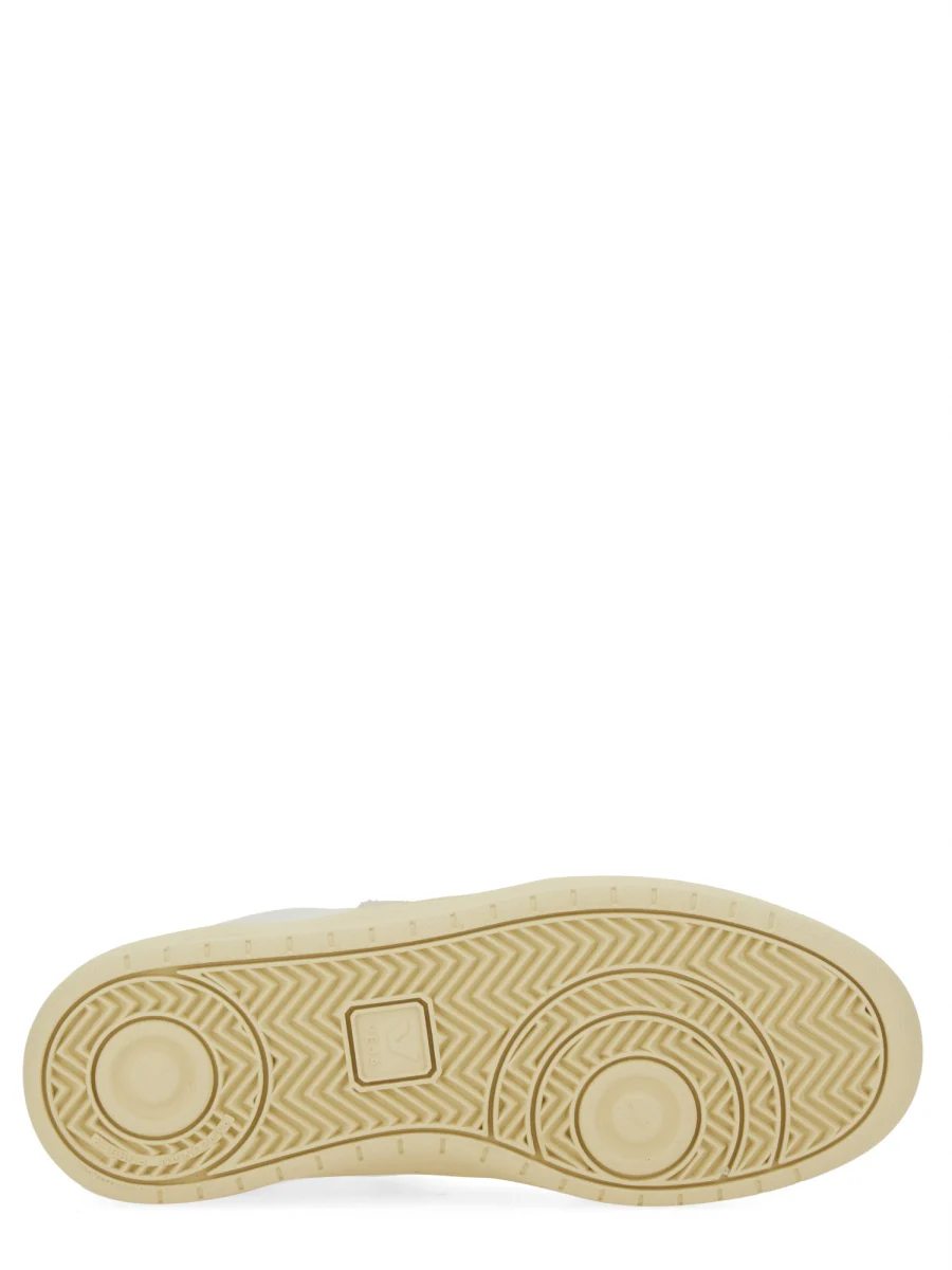 Veja Fashionable Leather Sneakers for Women - Image 3
